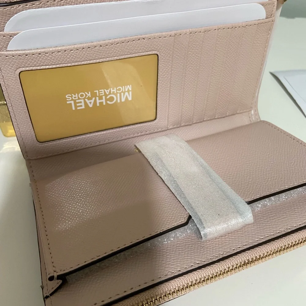 MICHAEL KORS Double Zip Wristlet - Picture 4 of 8